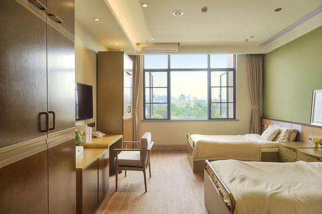 为什么敬老院住不满人？